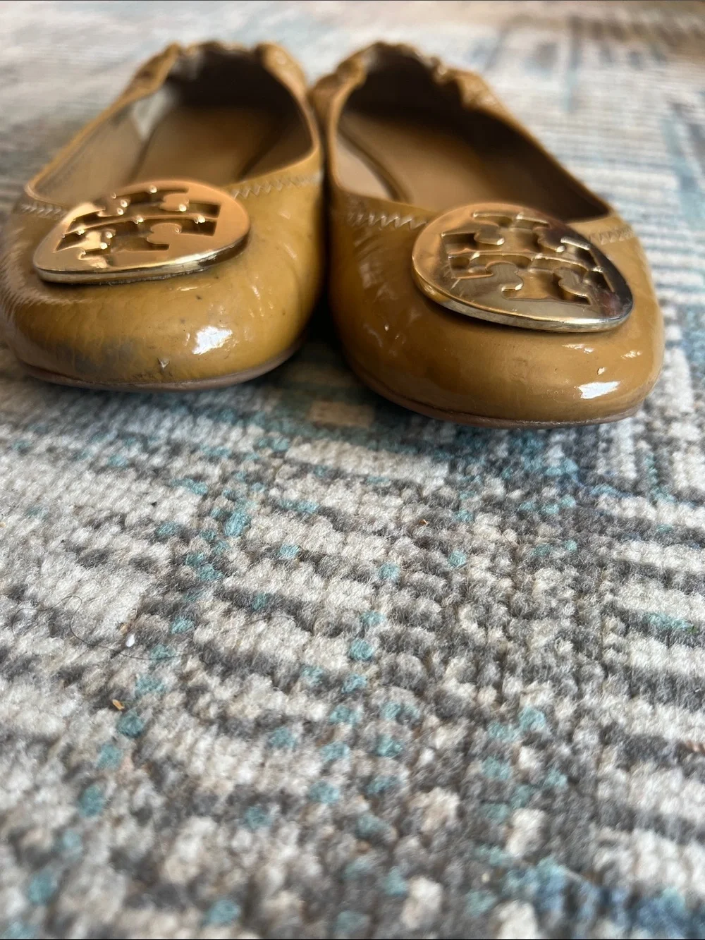 Tory Burch Reva Patent Leather Ballet Flats Camel Gold Logo 6 6.5
